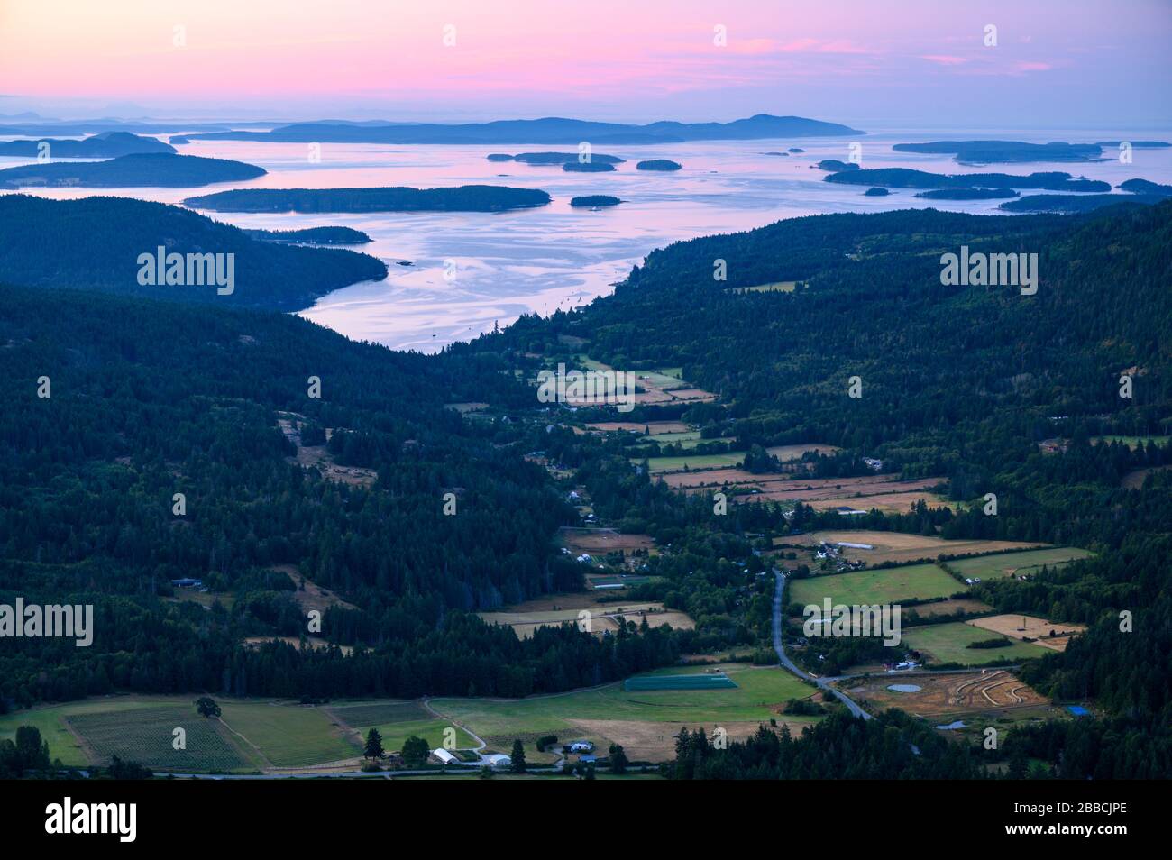 Vue depuis le mont Maxwell, Salt Spring Island, Gulf Islands, C.-B., Canada Banque D'Images