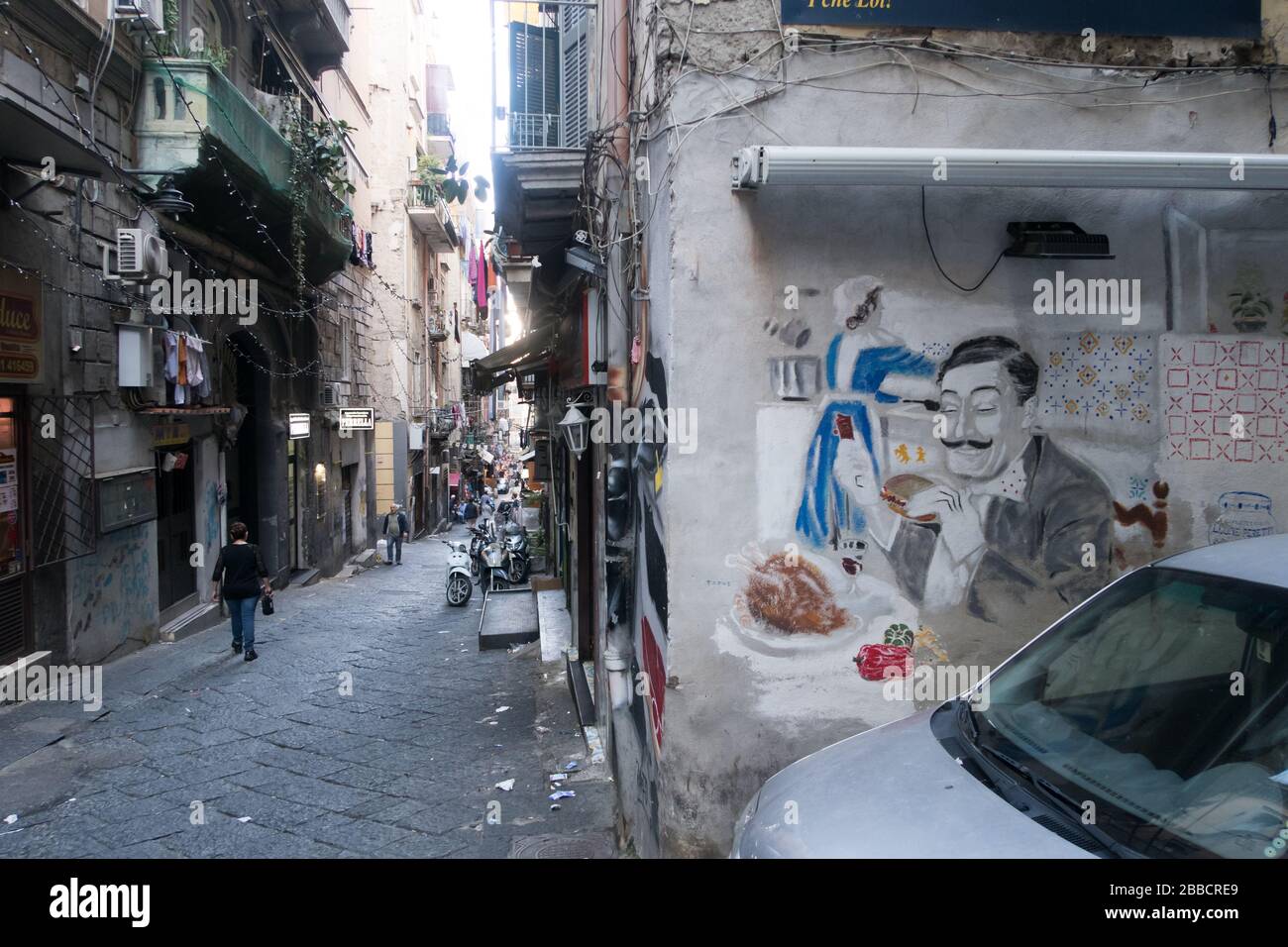 Une fresque de Toto, un acteur italien célèbre, sur un mur d'une rue de Naples, en Italie Banque D'Images