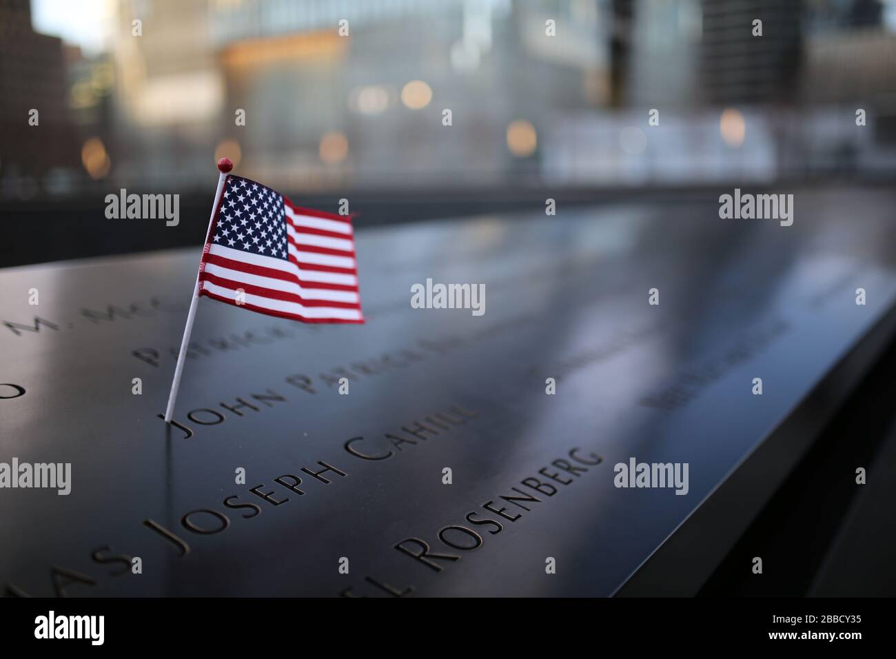 Drapeau des États-Unis au Mémorial du 11 septembre, New York Banque D'Images