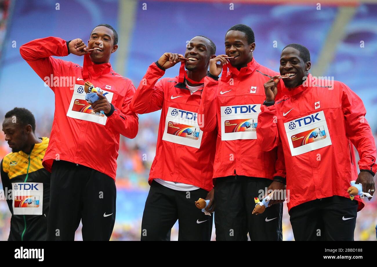 Les Dontae Richards-Kwok, Gavin Smellie, Aaron Brown et Judyn Warner du Canada célèbrent la médaille de bronze des 4 x 100 mètres Banque D'Images