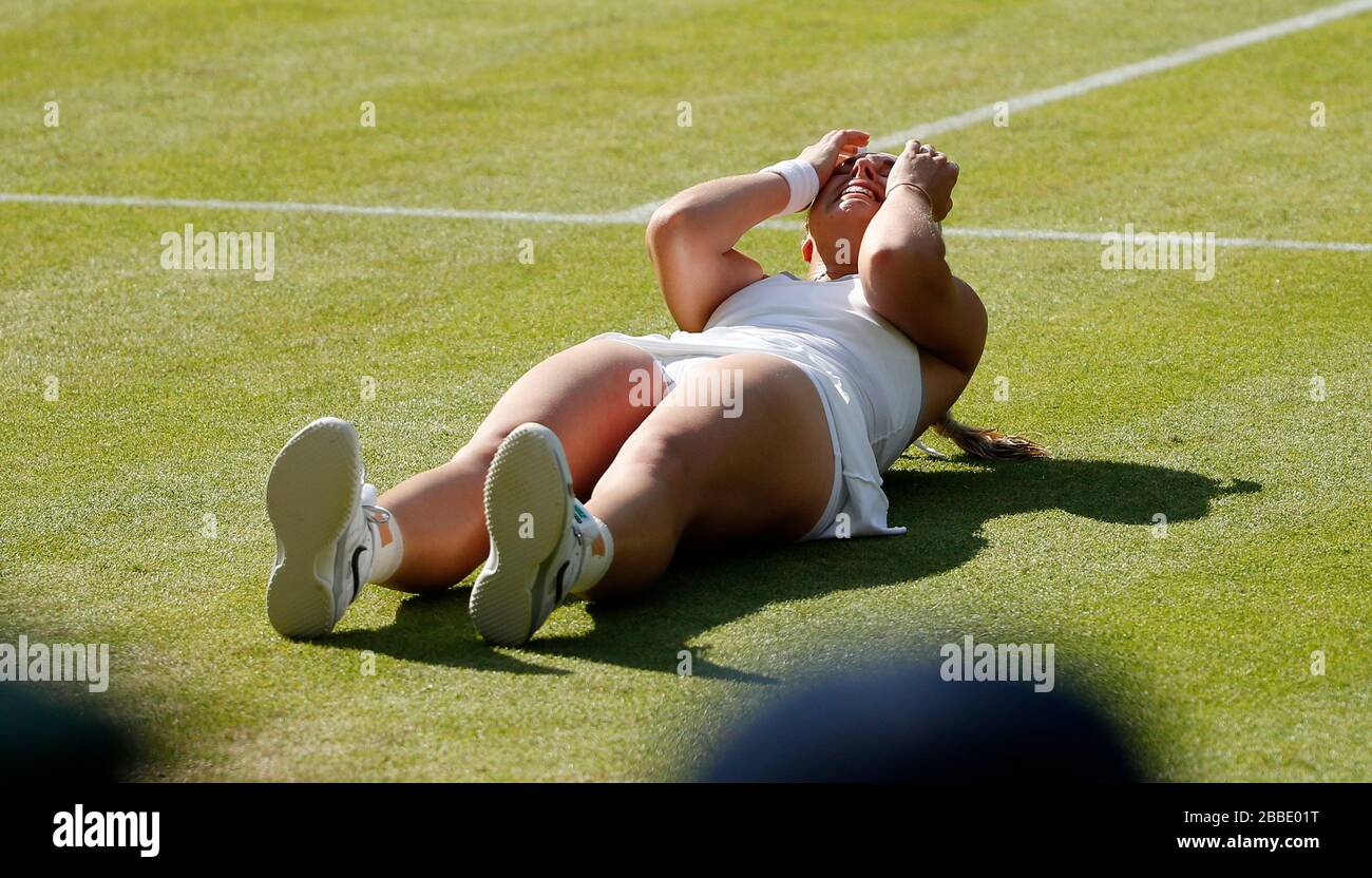 La Sabine Lisicki en Allemagne célèbre la défaite de l'Agnieszka Radwanska en Pologne Banque D'Images La Sabine Lisicki en Allemagne célèbre la défaite de l'Agnieszka Radwanska en Pologne Banque D'Images