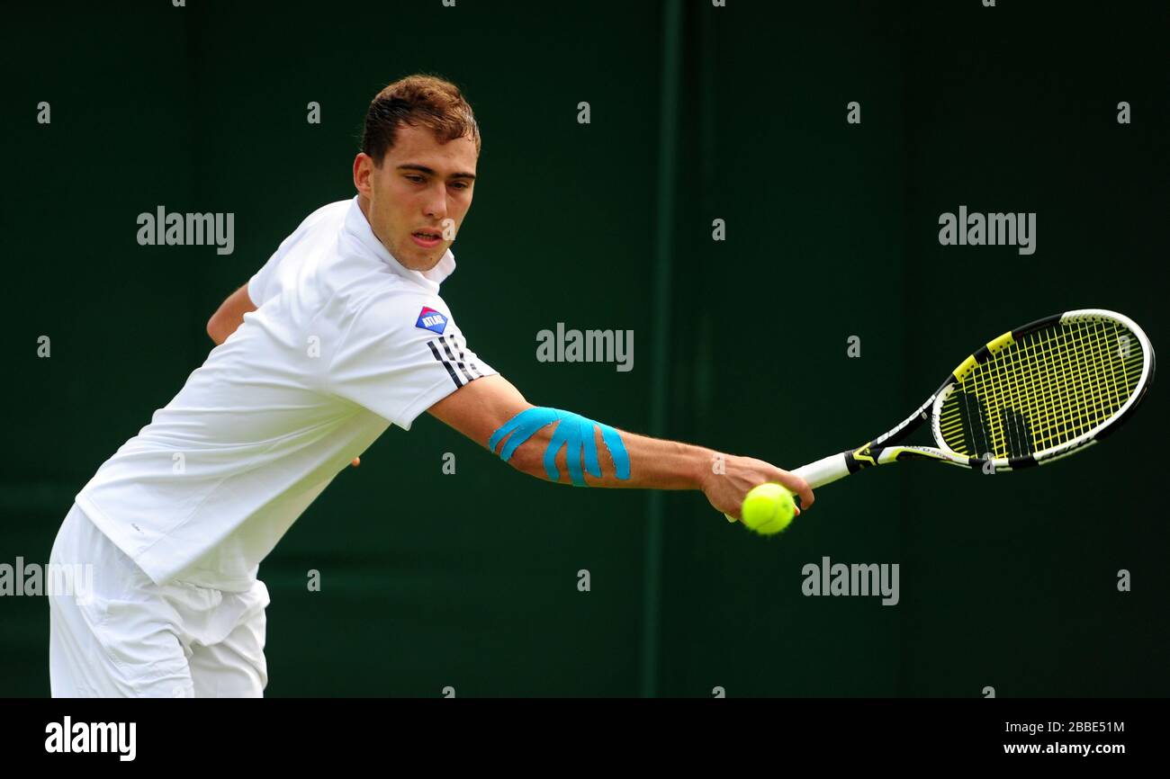 Jerzy Janowicz, de Pologne, est en action contre Radek Stepanek, de la République tchèque Banque D'Images