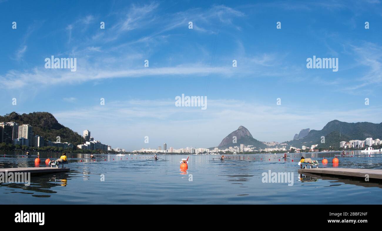 Rio de Janeiro. BRÉSIL. NZL M1X, Mahe DRYSDALE au début de sa régate olympique de rawing 2016. Stade Lagoa, Copacabana, ÒOlympic été GamesÓ Rodrigo de Freitas Lagoon, Lagoa. Samedi 06 août 2016 [crédit obligatoire; Peter SPURRIER/Intersport Images] Banque D'Images