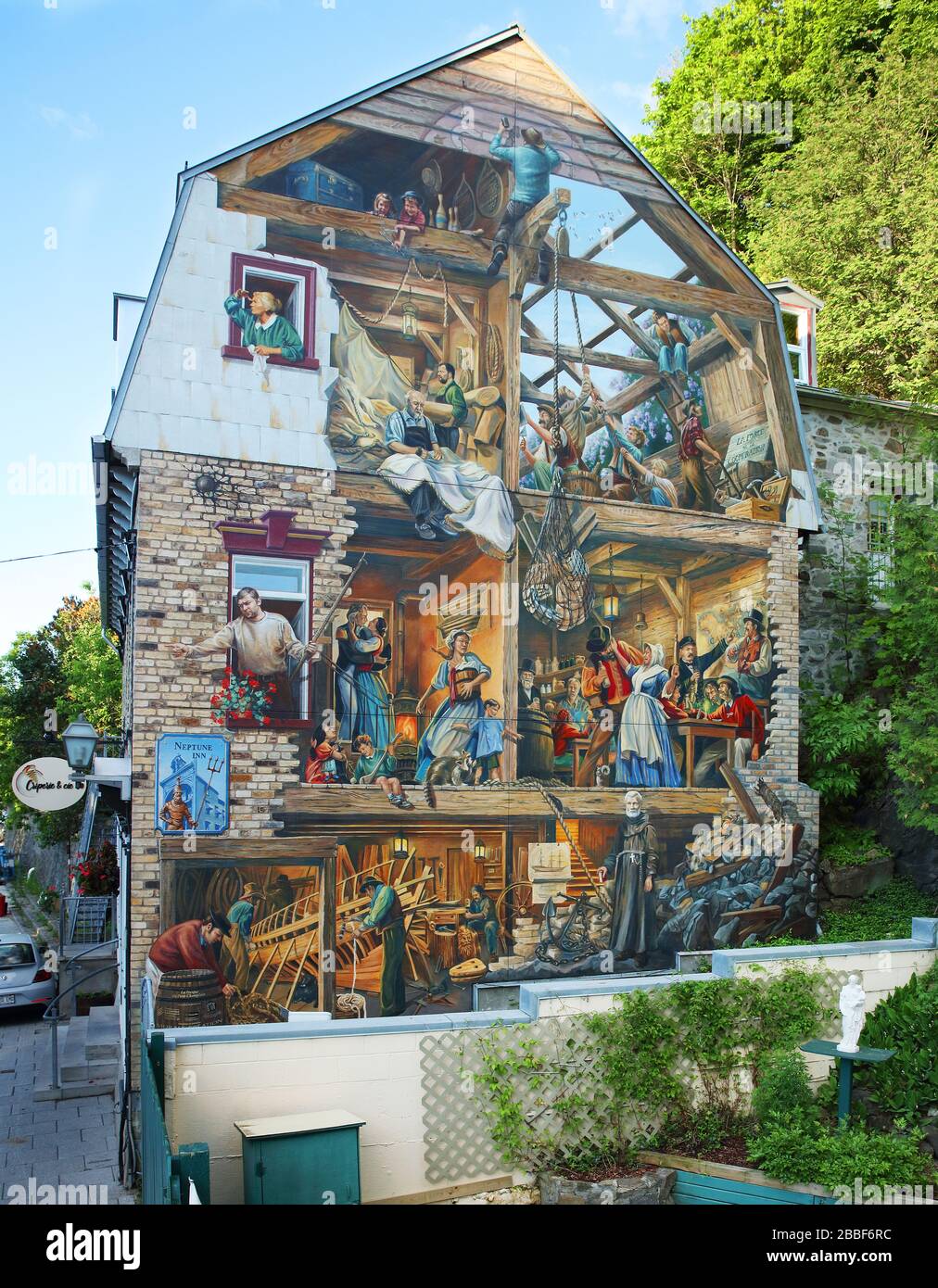 Trompe-l'oeil murale intitulée 'Fresque du petit-Champlain' au 102 rue du petit-Champlain du quartier du petit-Champlain, Basse-ville, Vieux-Québec, province de Québec, Canada. Conception par Murale Creation. Banque D'Images