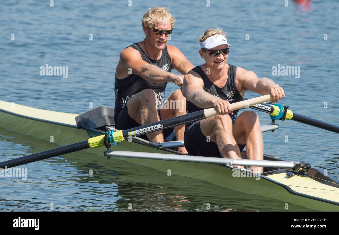 Rio de Janeiro. BRÉSIL. NZL M 2-. BOW ERIC MURRAY ET HAMISH BOND, régate olympique de remorquage 2016. Stade Lagoa, Copacabana, ÒOlympic été GamesÓ Rodrigo de Freitas Lagoon, Lagoa. Samedi 06 août 2016 [crédit obligatoire; Peter SPURRIER/Intersport Images] Banque D'Images