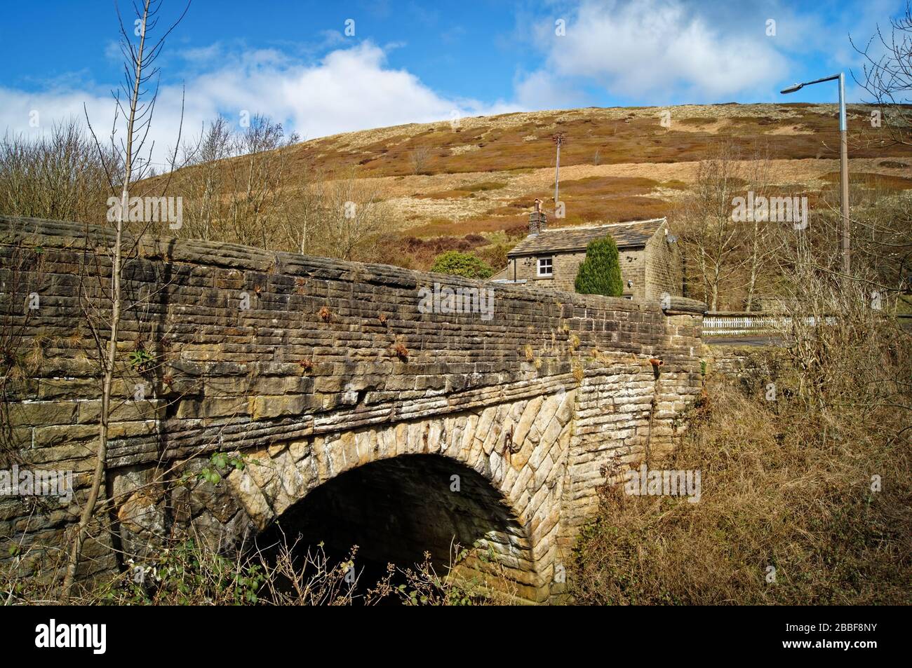 Royaume-Uni, Yorkshire du Sud, Dunford Bridge et Cottage Banque D'Images