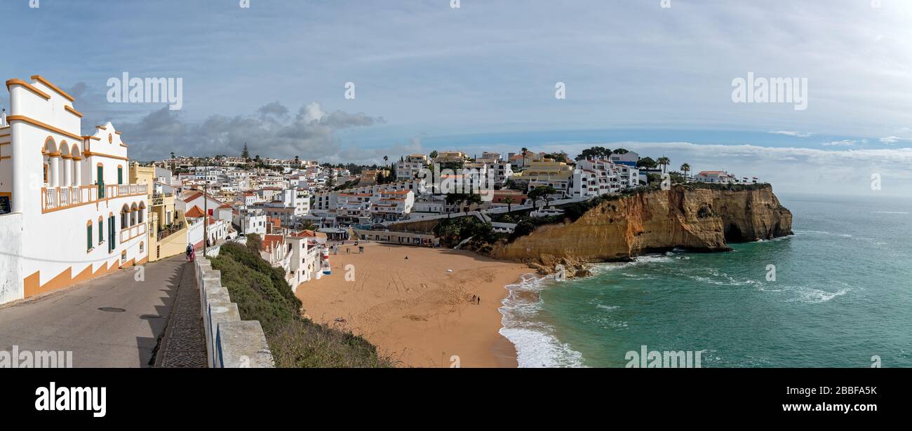 Vue panoramique sur Caneiros, Algarve, Portugal Banque D'Images