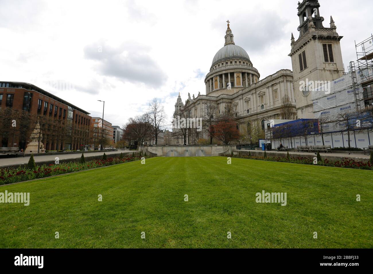 Londres, Royaume-Uni. 31 mars 2020. COVID-19 Pandemic a fermé des magasins autour de la cathédrale St Pauls et à proximité avec des rues presque vides ou vides. Crédit : 24/Alay Live News Banque D'Images