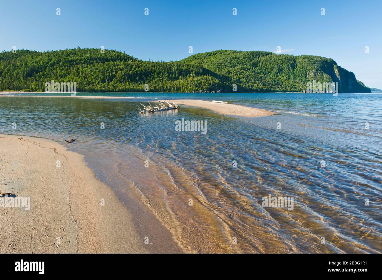 Plage de sable, Old Woman Bay, parc provincial du lac supérieur, Ontario, Canada Banque D'Images