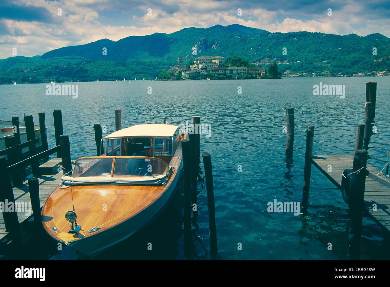Italie, Piémont, Orta Lake, Orta San Giulio, Boat Background San Giulio Island Banque D'Images