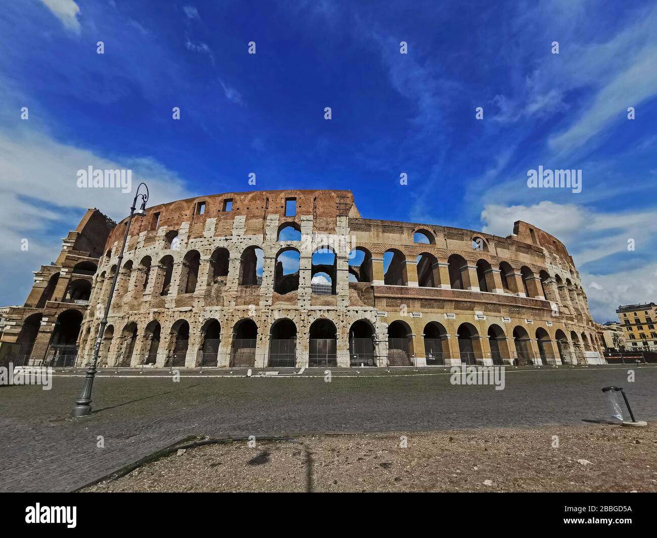 Italie, Rome, 30 mars 2020. Une zone vide du Colisée pendant le verrouillage du coronavirus en Italie photo Fabio Mazzarella/Sintesi/Alay stock photo Banque D'Images