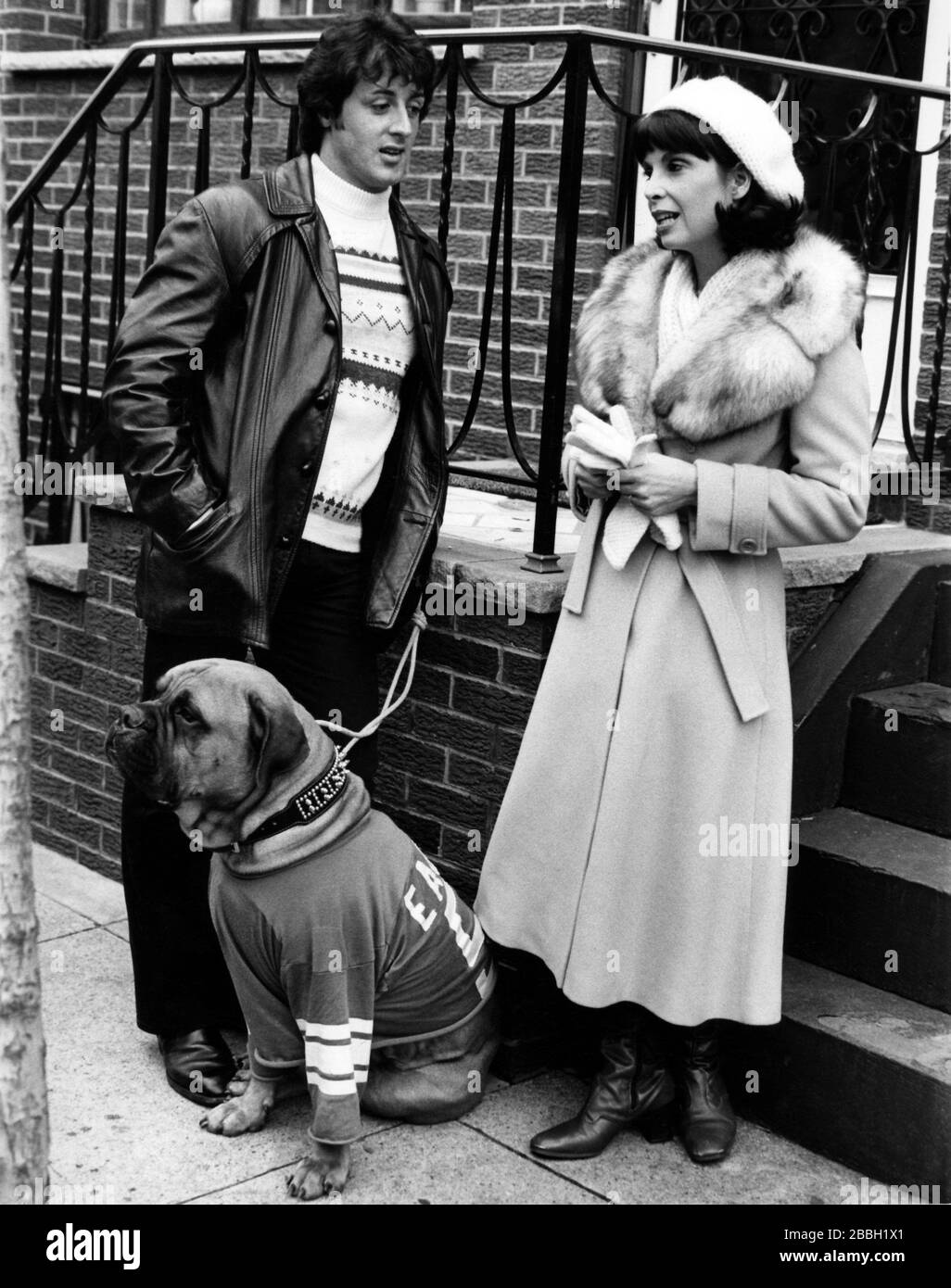 Photo de Sylvester Stallone et Talia Shire sur l'ensemble de Rocky II à Philadelphie, PA en 1978. Crédit: Scott Weiner / MediaPunch Banque D'Images