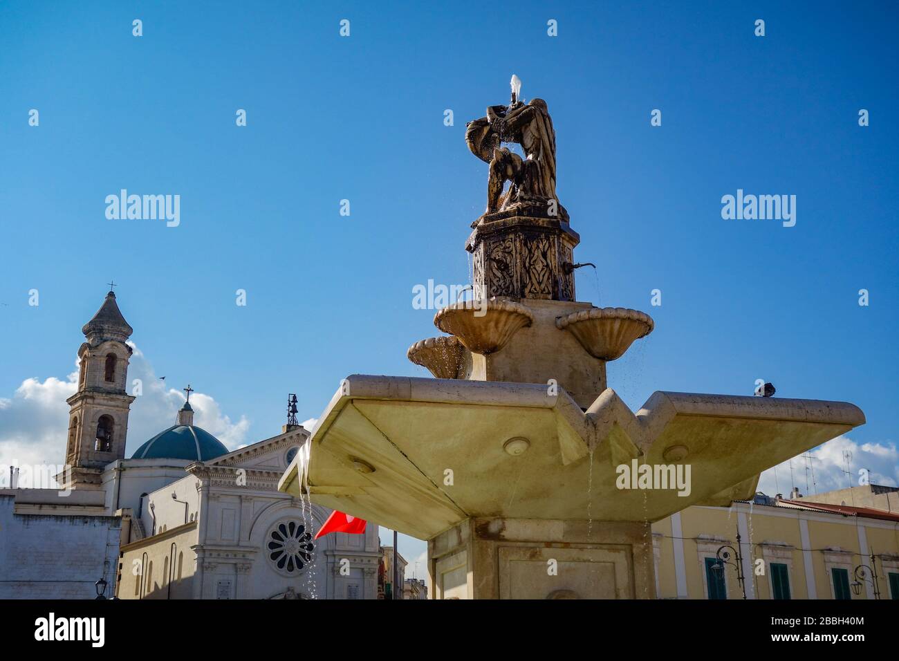 Fontaine monumentale. Mola di Bari. Pouilles. Italie. Banque D'Images