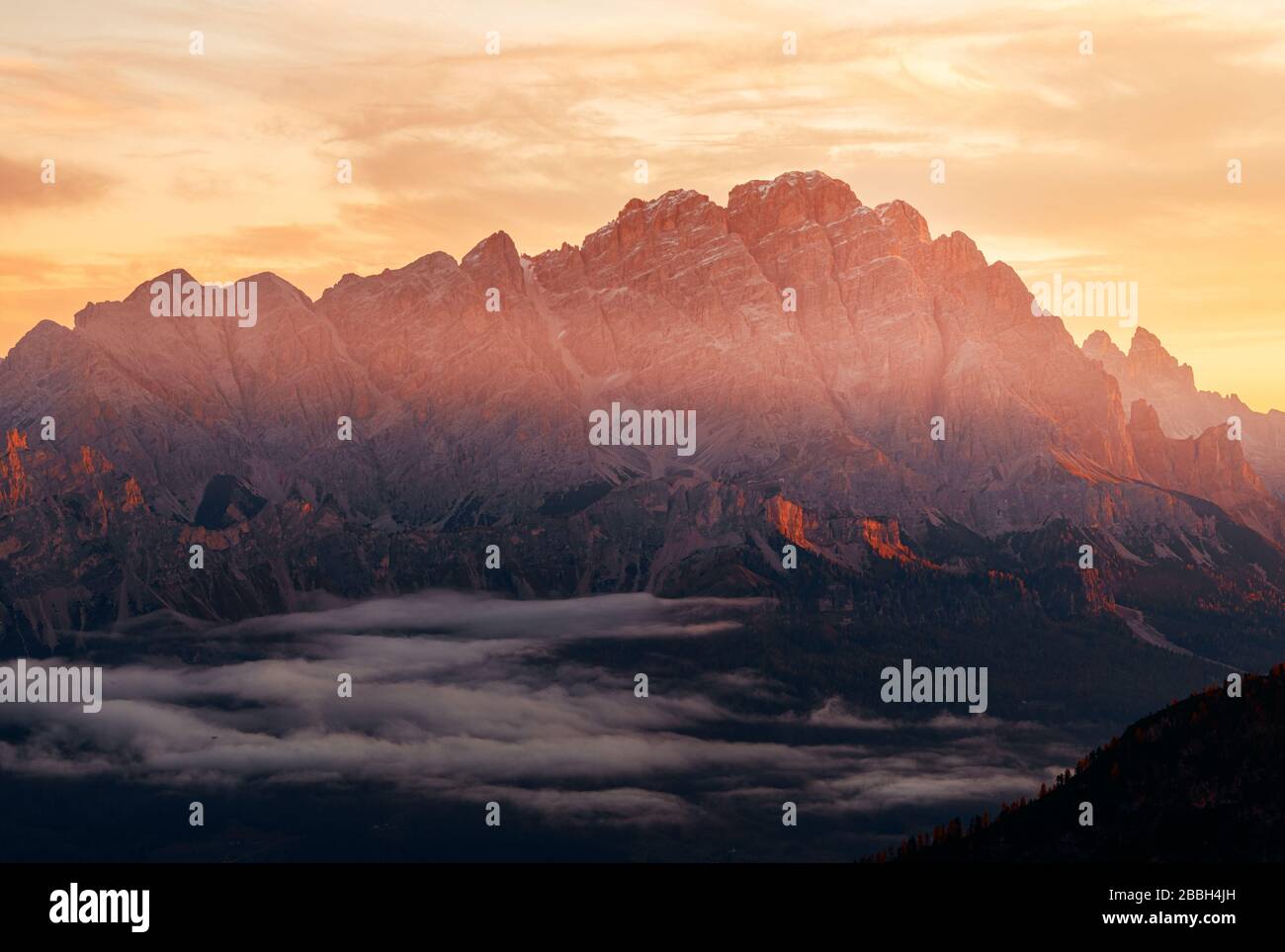 Dolomites lever de soleil paysage naturel en Italie du Nord Banque D'Images