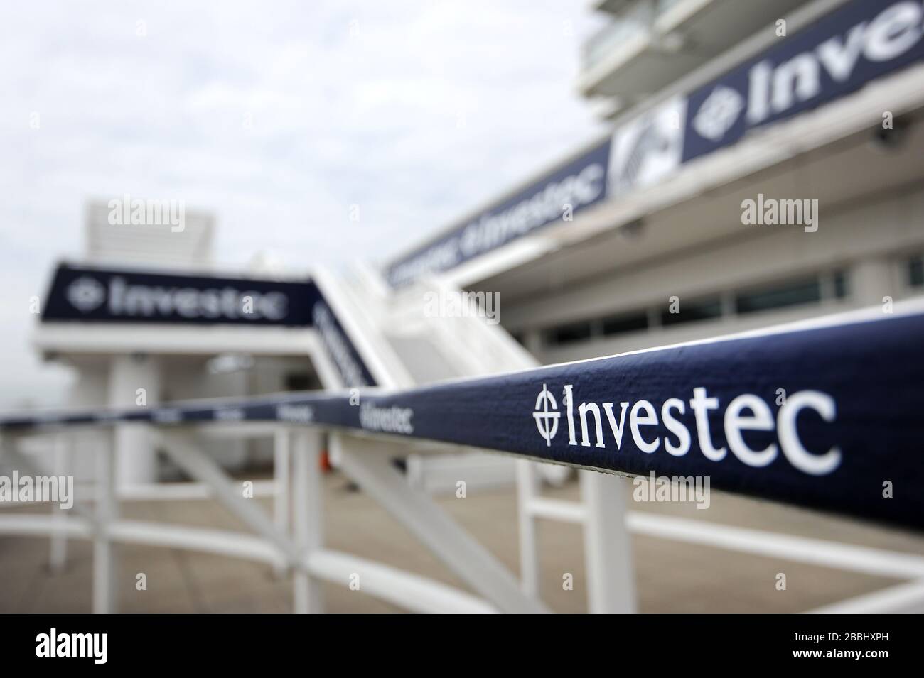 Une vue générale de la marque Investec autour de l'hippodrome d'Epsom Downs Banque D'Images