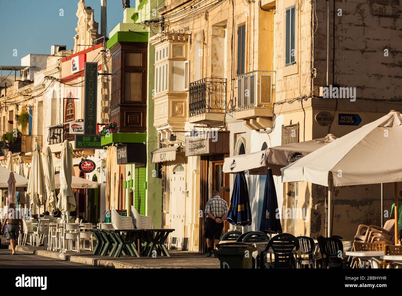 Malte, Marsaxlokk : le village est situé dans la partie sud-est de Malte, célèbre pour son grand marché aux poissons du dimanche et ses nombreuses décorations Banque D'Images