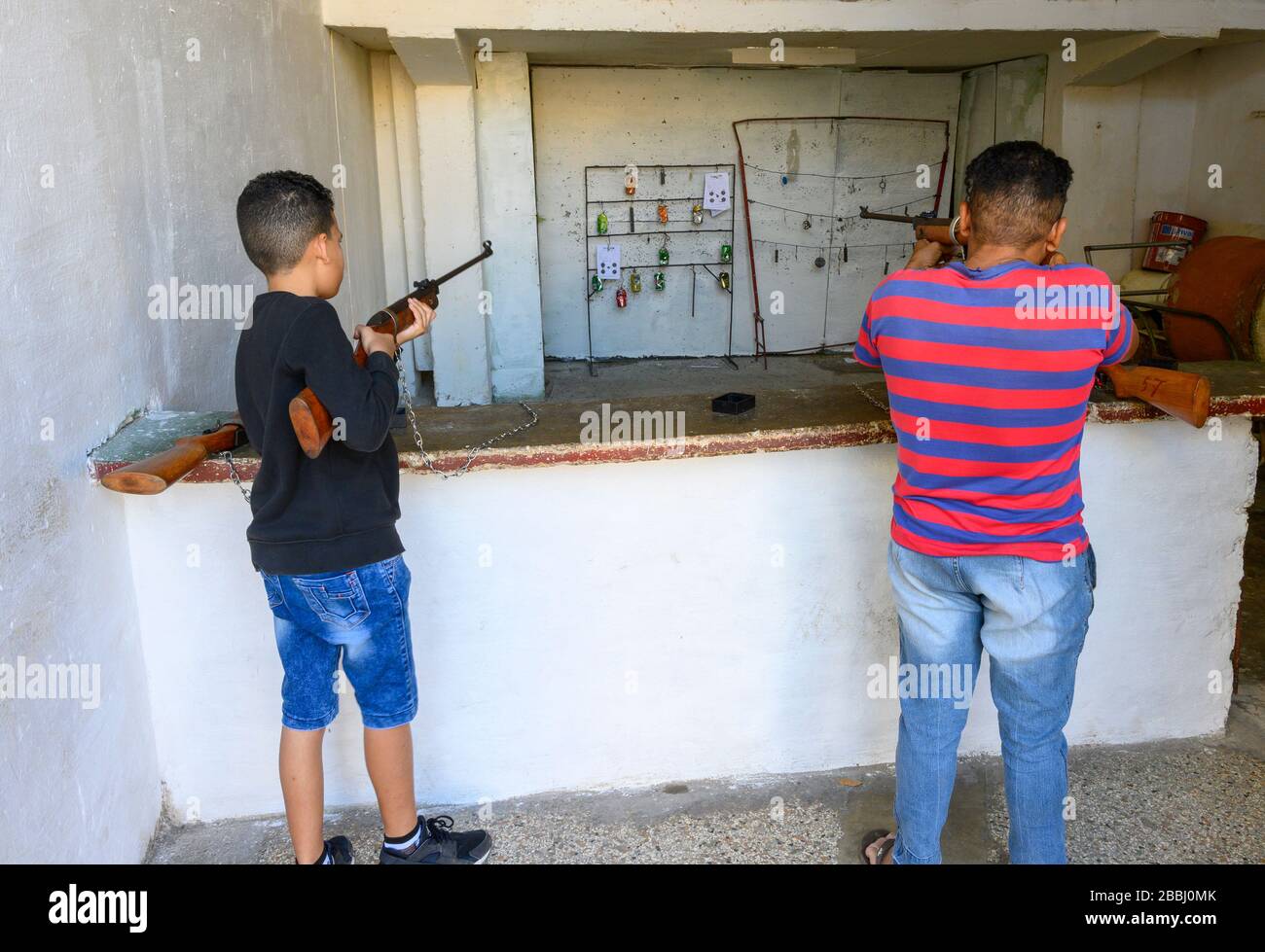 Jeu de pistolet à granules, la Havane Vieja, Cuba Banque D'Images