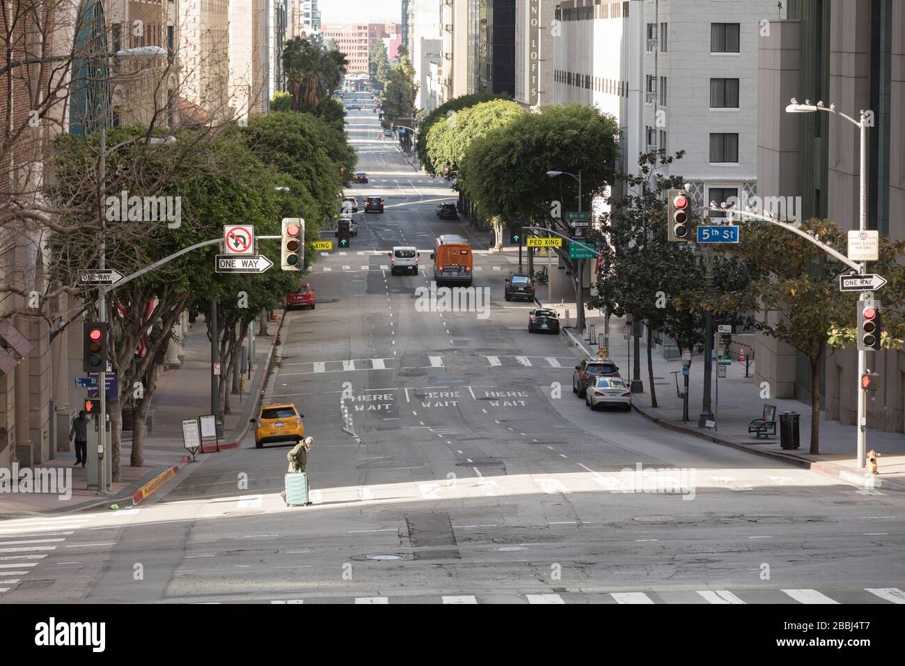 Grand Avenue dans le centre-ville de Los Angeles, le 22 mars 2020 pendant le verrouillage du Coronavirus. Banque D'Images