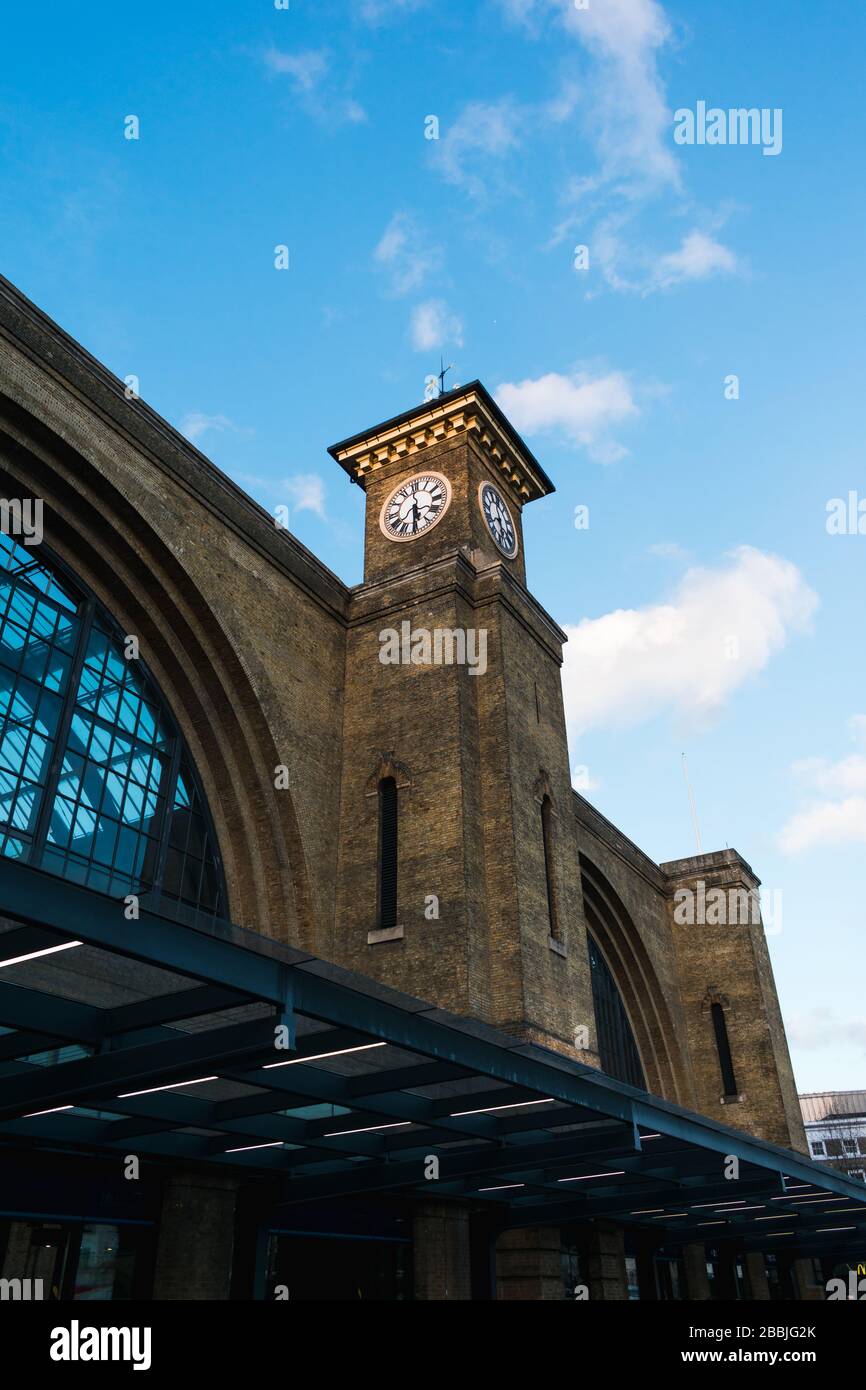Image de la tour de l'horloge à la gare de King's Cross, dans le centre de Londres Banque D'Images