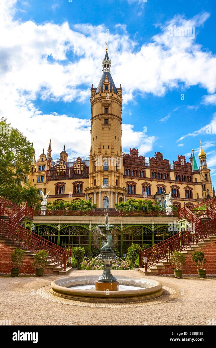 Château de Schwerin (Palais de Schwerin) (allemand : Schweriner Schloss) à Schwerin, état Mecklembourg-Poméranie-Occidentale, Allemagne Banque D'Images