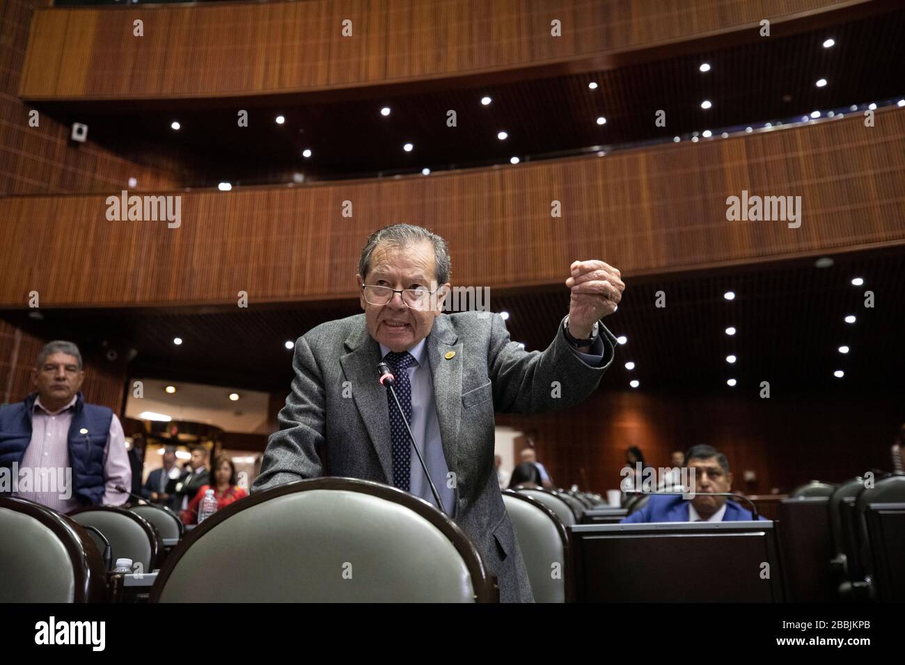 Porfirio Muñoz Ledo, membre du Congrès mexicain exprimant un point de vue pour le Congrès de Mexico. Banque D'Images