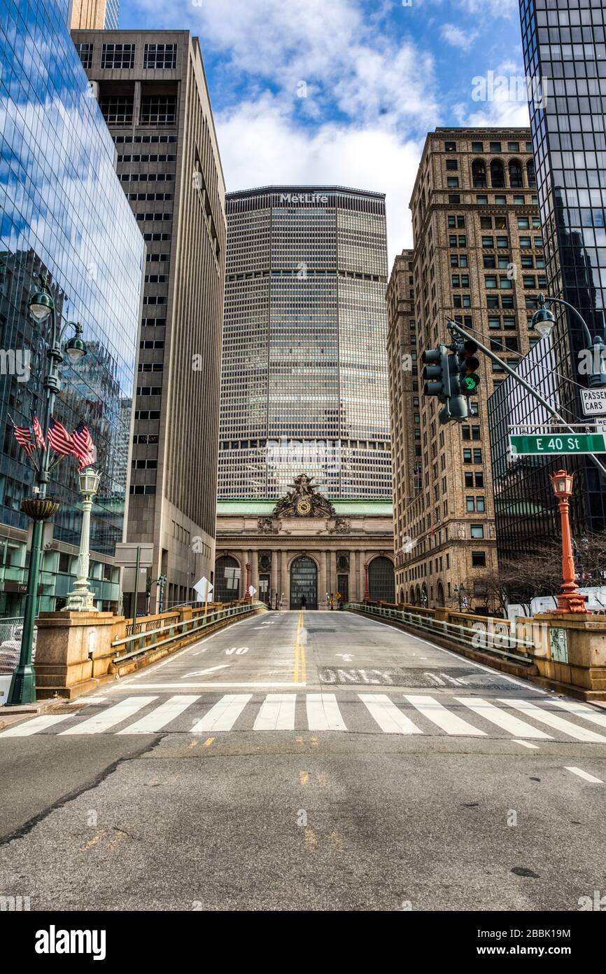 New York le dimanche 22 mars 2020. GOV. Andrew Cuomo de NY, a ordonné à NY de fermer toutes les entreprises non essentielles pour ralentir la pandémie de corona­virus. Banque D'Images