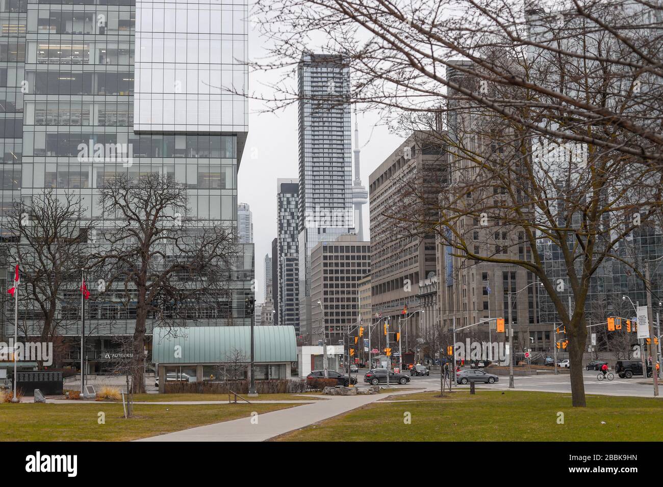 Ville Etty - Toronto. Quarantaine, virus COVID-19, pas de gens dans la rue, tous les bâtiments fermés. Le panthéème de coronavirus. Pas de gens autour. Banque D'Images
