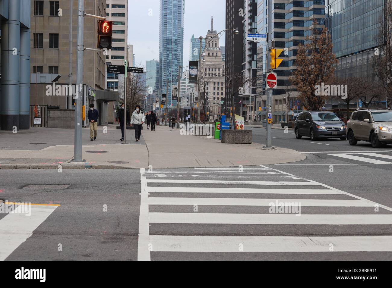 Ville Etty - Toronto. Quarantaine, virus COVID-19, pas de gens dans la rue, tous les bâtiments fermés. Le panthéème de coronavirus. Pas de gens autour. Banque D'Images