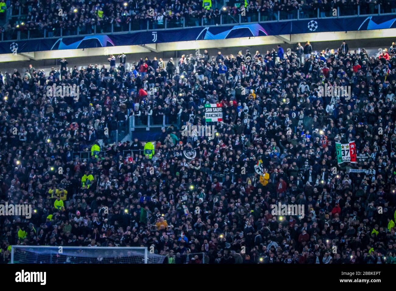 Juventus supporteurs pendant la saison de football 2019/20 images symboliques - photo crédit Fabrizio Carabelli /LM/ Banque D'Images