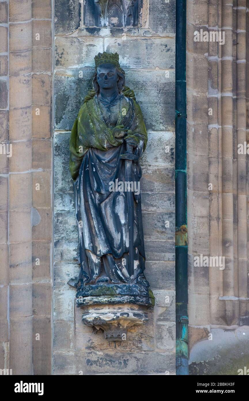 Magdeburg, Allemagne. 26 mars 2020. On peut voir des Moss sur la sculpture de Sainte Catherine, un Saint patron de la cathédrale de Magdeburg. Crédit: Klaus-Dietmar Gabbert/dpa-Zentralbild/ZB/dpa/Alay Live News Banque D'Images