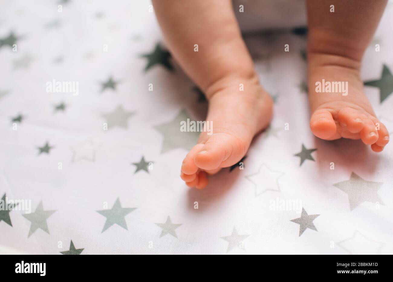De Beaux Pieds D Un Petit Nouveau Ne Close Up Image D Une Syndactylie Avec Pied Potele Arriere Plan De Nettete Details D Un Bebe Paisible De Detente Photo Stock Alamy De Beaux Pieds D Un Petit Nouveau Ne Close Up Image D Une Syndactylie Avec Pied Potele Arriere Plan De Nettete Details D Un Bebe Paisible De Detente Photo Stock Alamy