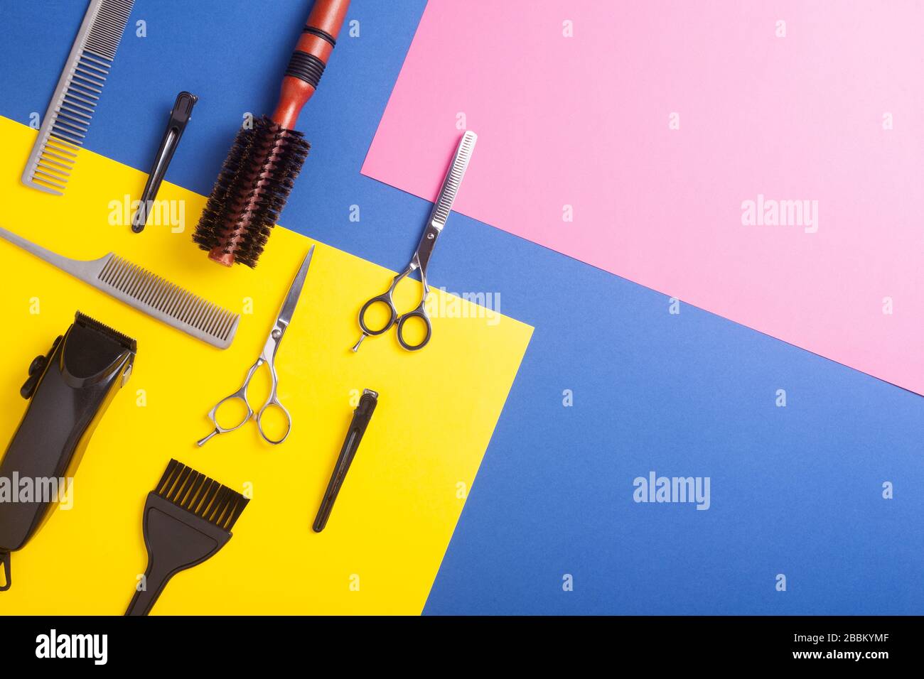 Coiffeur, coiffures et salons de beauté bannières, dépliants, modèle de carte. Inspiré par les outils de coiffure professionnels de la mode. Banque D'Images