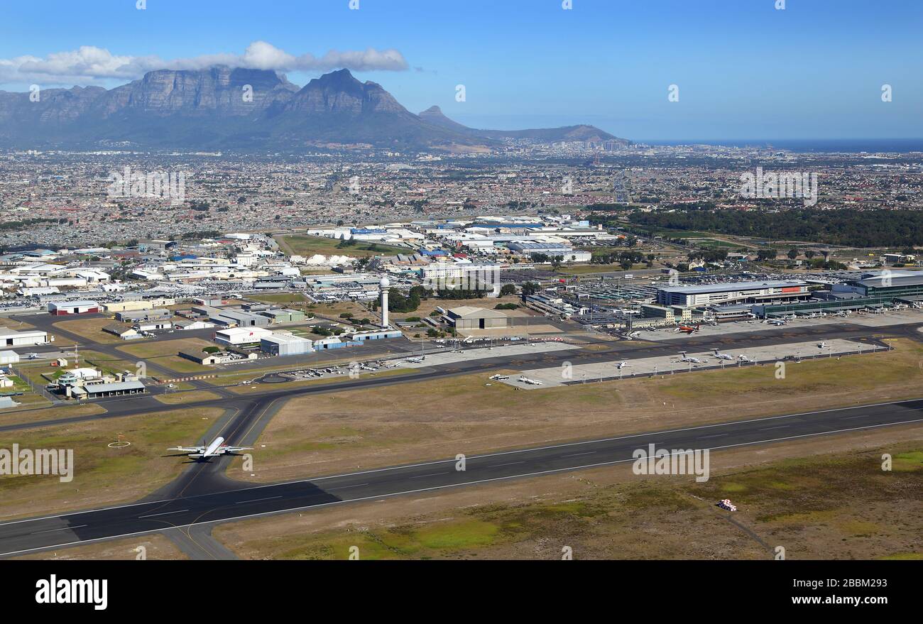 Photo aérienne de l'aéroport international du Cap Banque D'Images