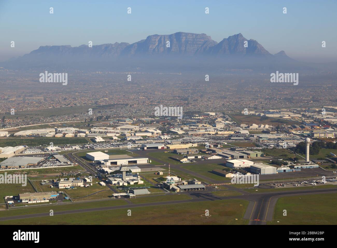Photo aérienne de l'aéroport international du Cap Banque D'Images