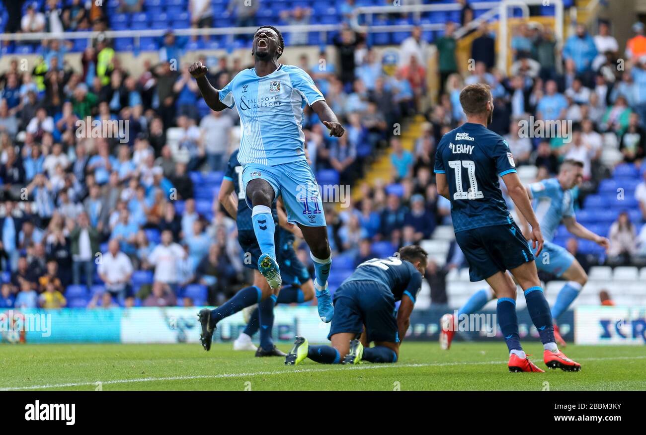 Jordy Hiwula de Coventry City réagit après une occasion manquée Banque D'Images