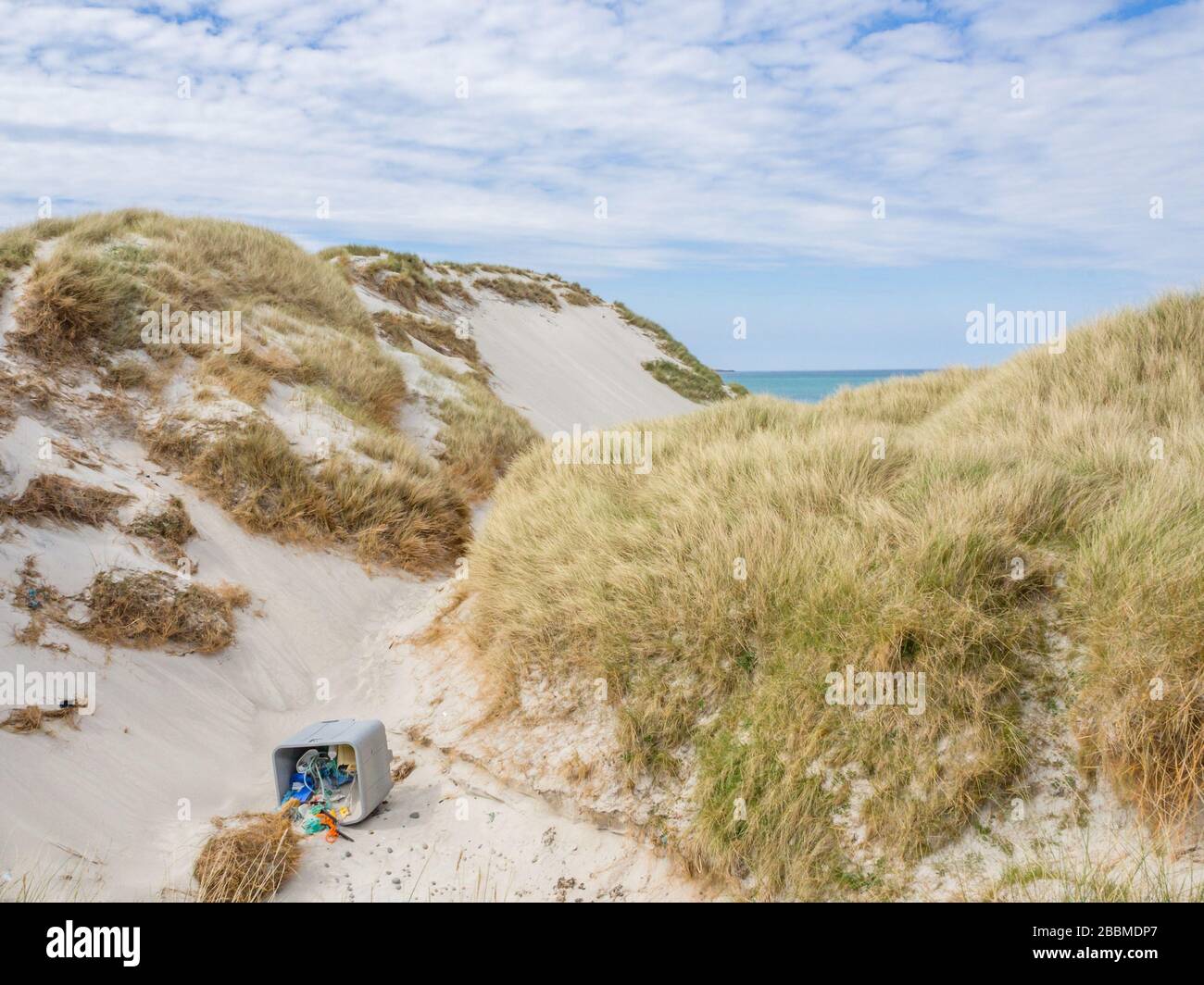 Des kilomètres de sable blanc et de mer bleue à West Beach, île de Berneray, Hébrides extérieures, Iles occidentales, Écosse, Royaume-Uni Banque D'Images