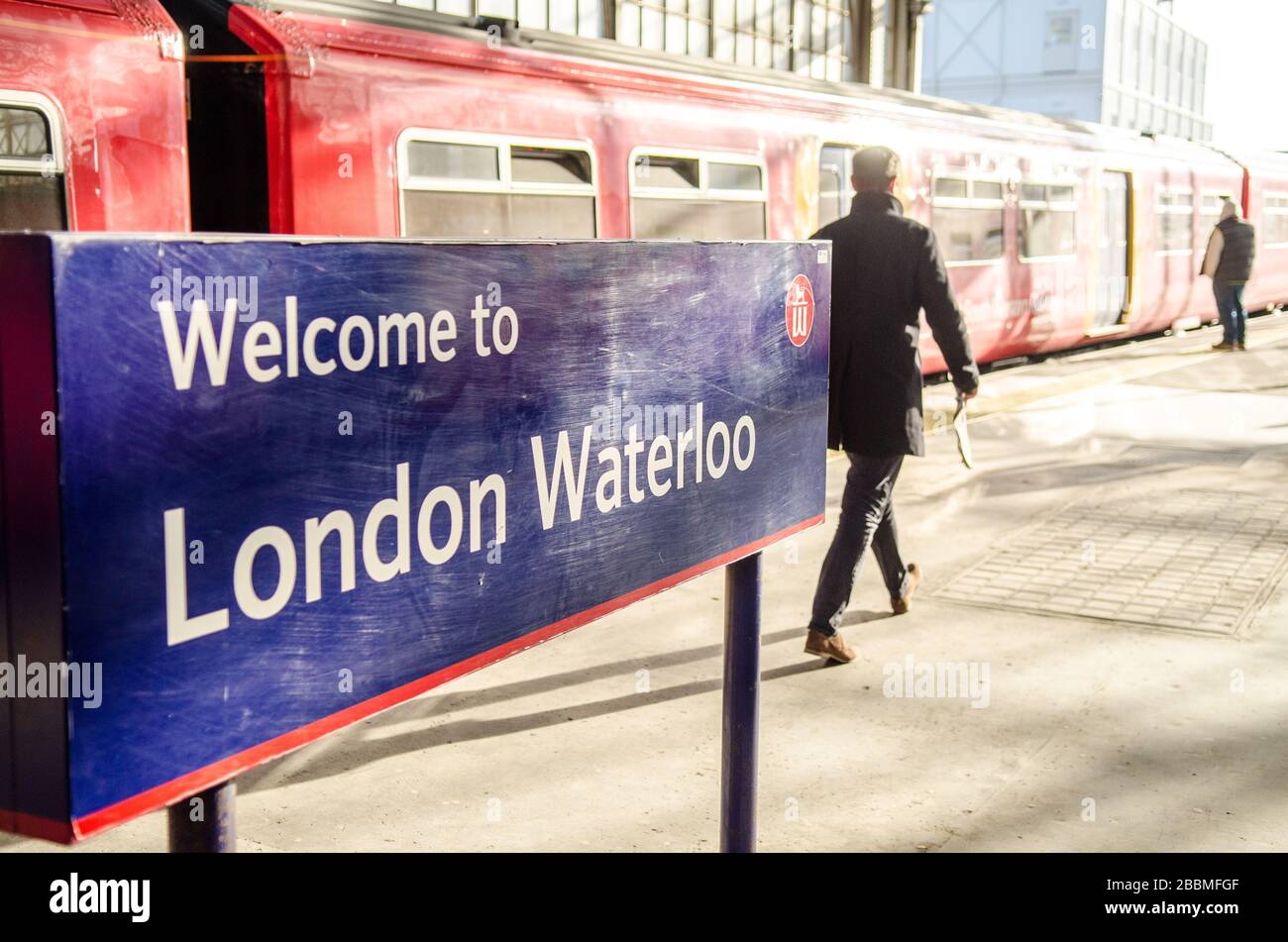 Gare de London Waterloo - trains du sud-ouest Banque D'Images