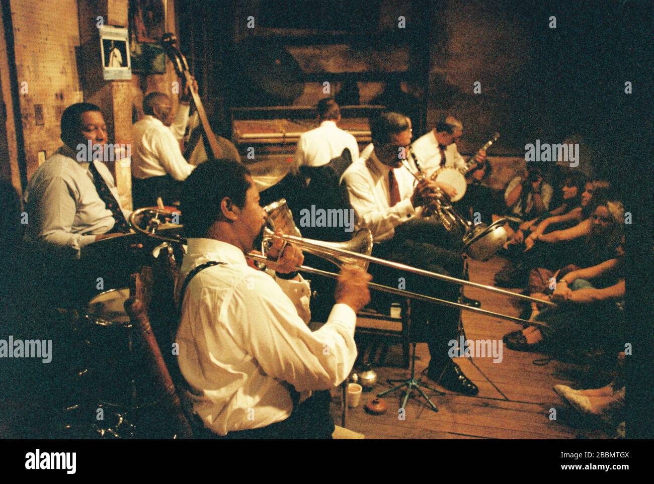 21 septembre 1994, États-Unis, Nouvelle-Orléans : musicien de jazz au légendaire Preservation Hall de la Nouvelle-Orléans. Photo : Stephan Schulz/dpa-Zentralbild/ZB Banque D'Images