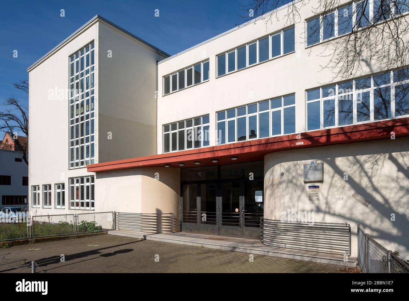 Celle, Altstädter Schule (Glasschule) Grundschule von Otto Haesler 1927-1928, Eingangsbereich mit Vordach Banque D'Images