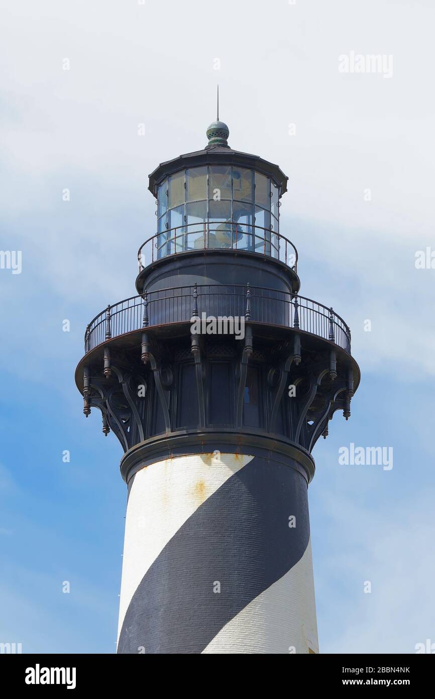 Haut de la tour du phare de Cape Hatteras près de la ville de Buxton sur les rives extérieures de la Caroline du Nord Banque D'Images