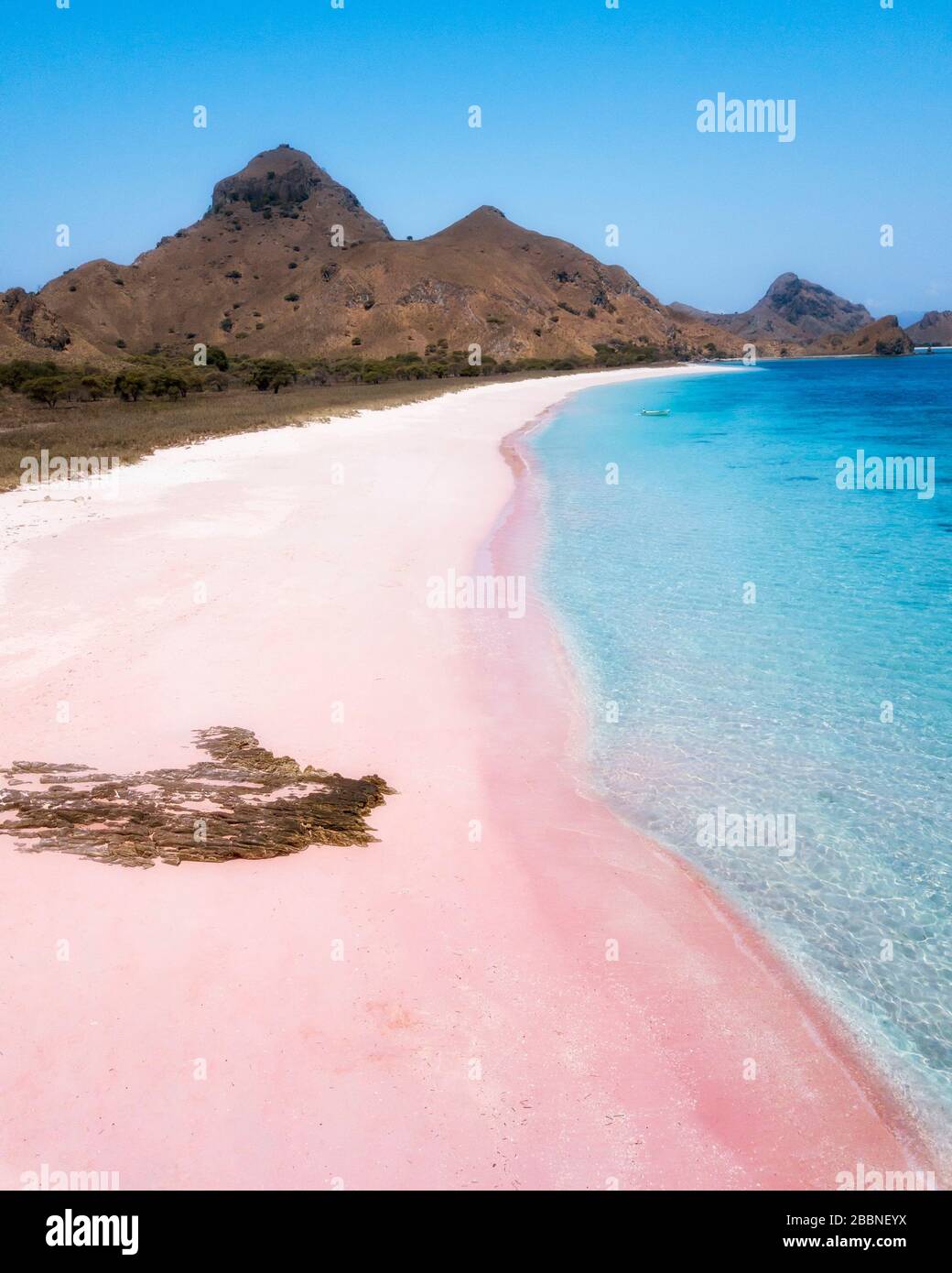 Pink Beach dans le parc national indonésien de Komodo Banque D'Images