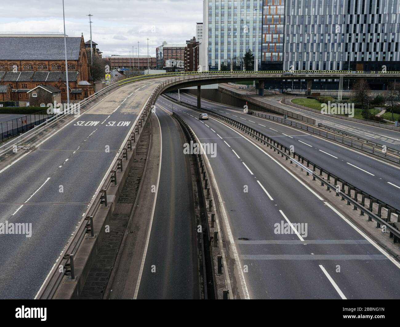 Autoroute M8 vide près du pont de Kingston à Charing Cross, Glasgow pendant le verrouillage pandémique du Coronavirus au Royaume-Uni. Banque D'Images