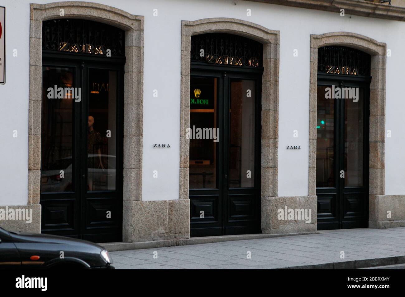 La Corogne-Espagne. Magasin de 'Zara', dans une rue centrale de la Corogne fermée par la crise de la pandémie de coronavirus covid-19 le 14 mars 2020 Banque D'Images