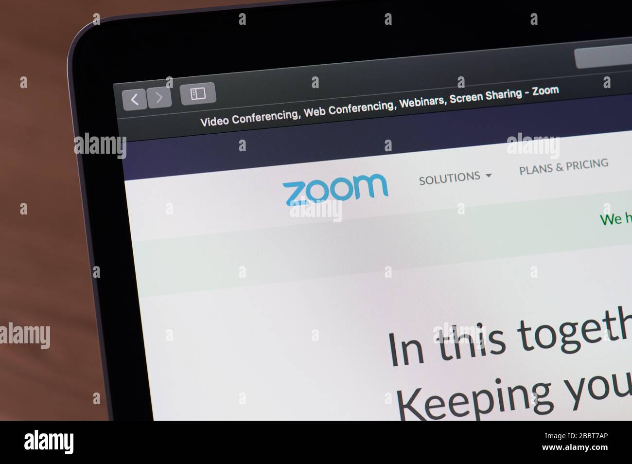 New-York , États-Unis - 1 avril 2020: Zoom web conférence app sur l'écran d'ordinateur portable vue rapprochée Banque D'Images