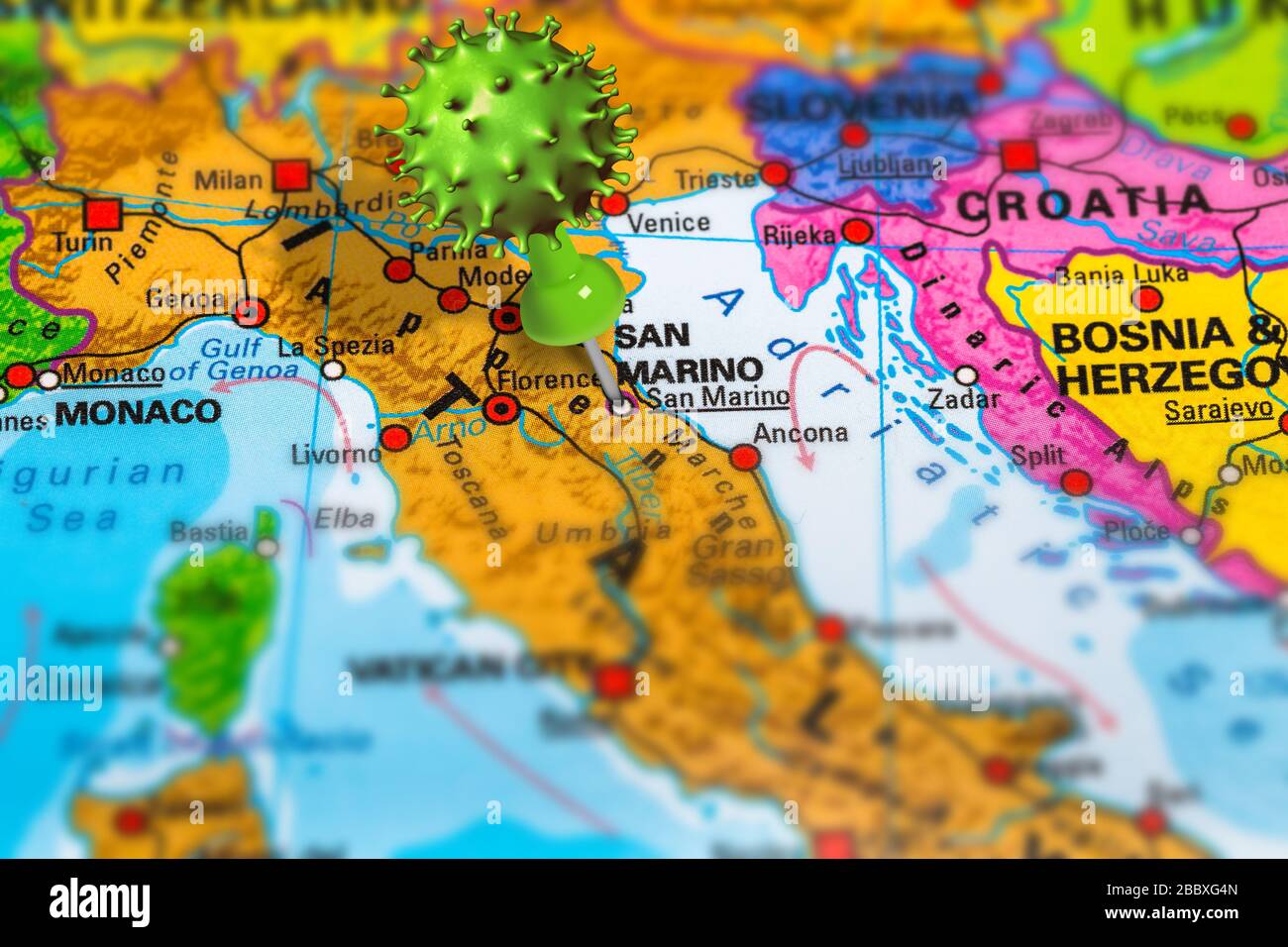 Éclosion de Covid-19 ou nouveau Coronavirus, 2019-nCoV, virus pin à Saint-Marin sur la carte de l'Italie. Virus Covid 19-NCP : contagion et propagation de la maladie Banque D'Images