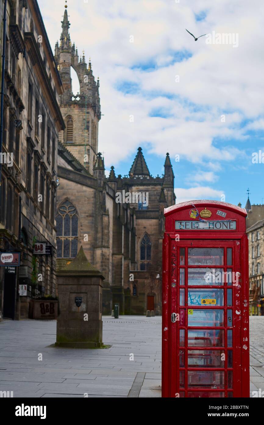 Rues vides d'Édimbourg pendant la quarantaine de Covid-19: Royal Mile Banque D'Images