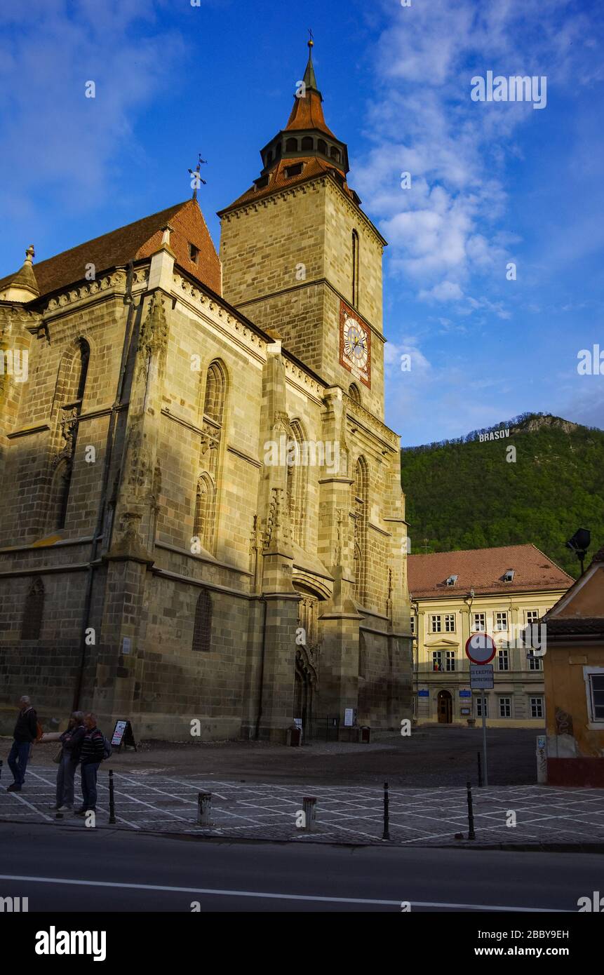 Brasov, Transylvanie, Roumanie - 29 avril 2014: L'Eglise Noire ( Biserica Neagra) dans la ville de Brasov, Prahova Valley, Roumanie Banque D'Images