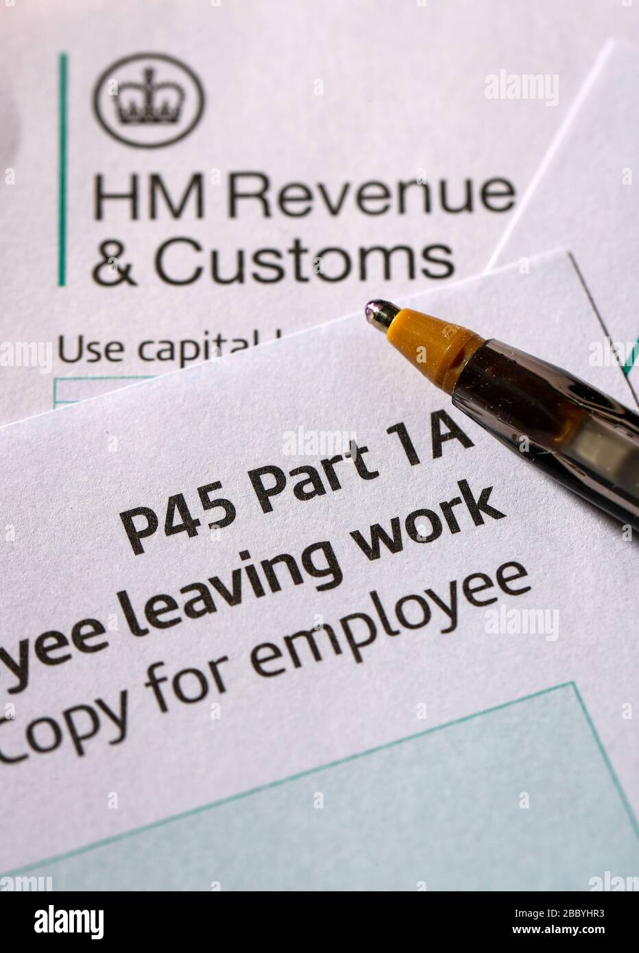 P 45 HM Revenue & Customs form suite à la redondance de l'emploi au Royaume-Uni Banque D'Images