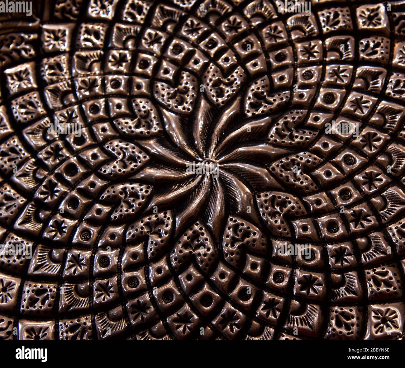 Photo abstraite de la plaque céramique. Bazar d'Ispahan. Iran. Photo macro texture de la plaque céramique. Art iranien art persan art céramique fond Banque D'Images