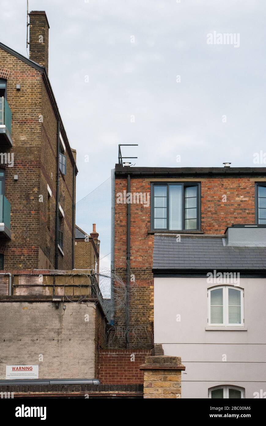 Bâtiments sur Stanley Gardens, East Acton, Londres, Royaume-Uni Banque D'Images